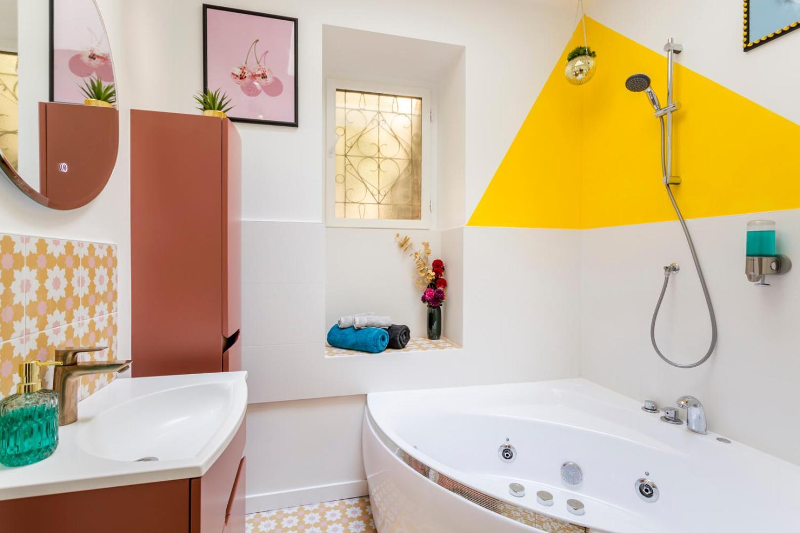 Appartement Relais Cocorico - Town House 4 Private Suites, Ac Cinema Gym & Sauna *