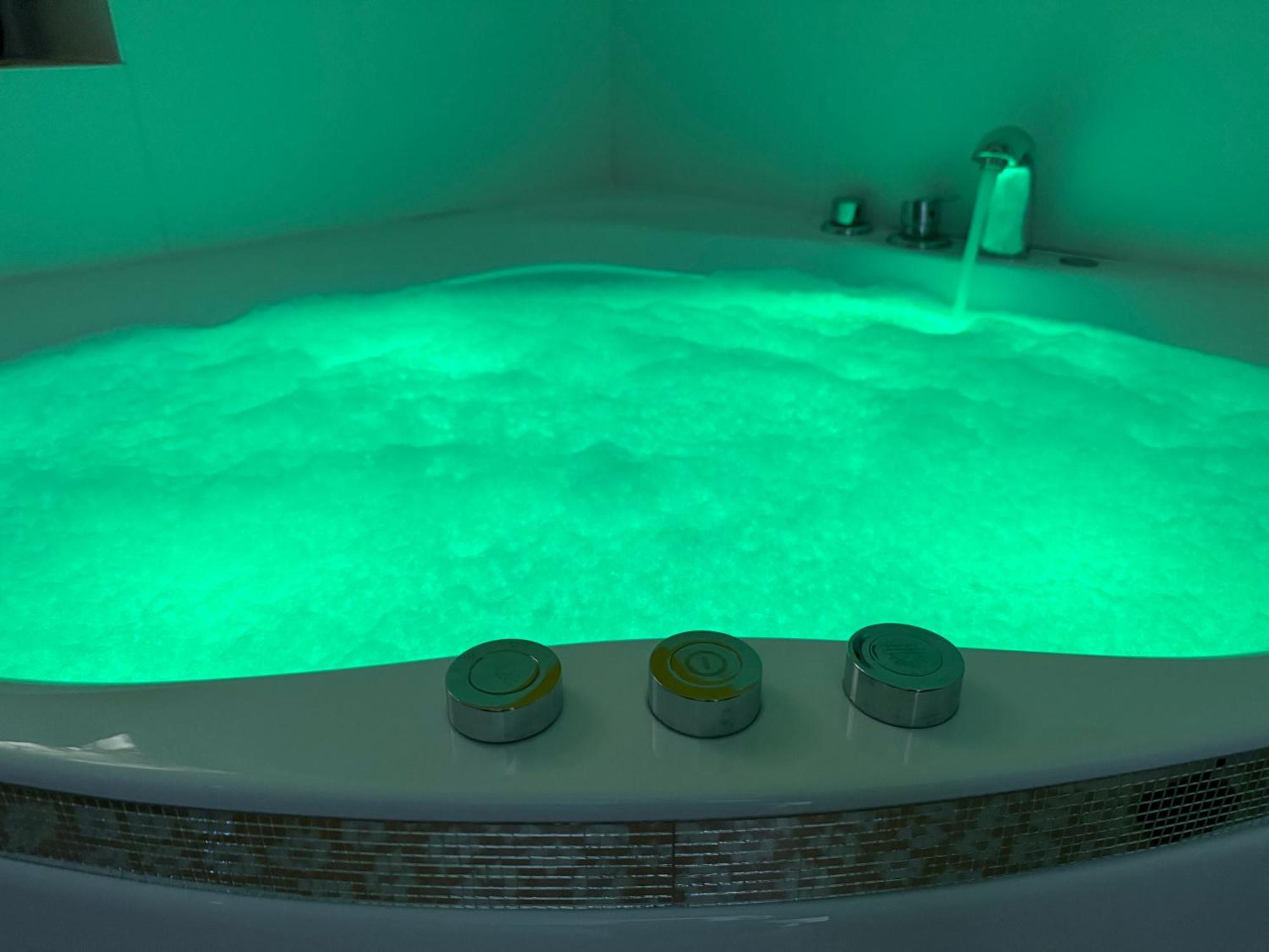 Relais Cocorico - Town House 4 Private Suites, Ac Cinema Gym & Sauna Appartement *
